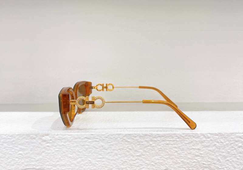 Picture of Ferragamo Sunglasses _SKUfw57232566fw